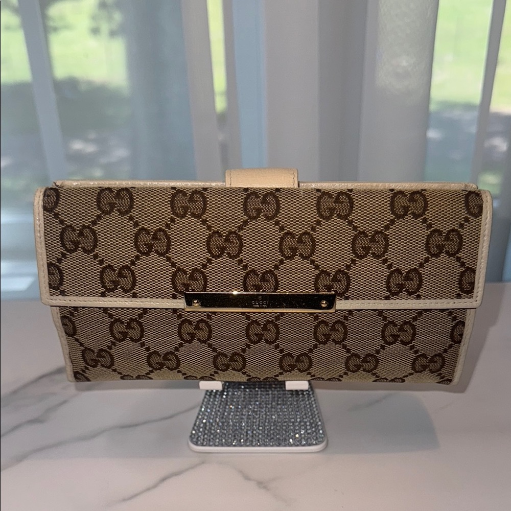 Gucci Cream and Brown Wallet with Iconic Monogram